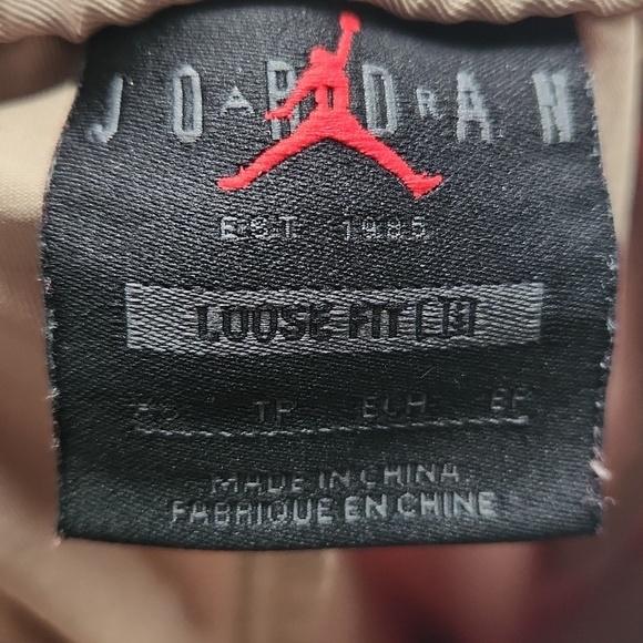 Jordan Men's Beige Cargo Pants - Picture 7 of 7